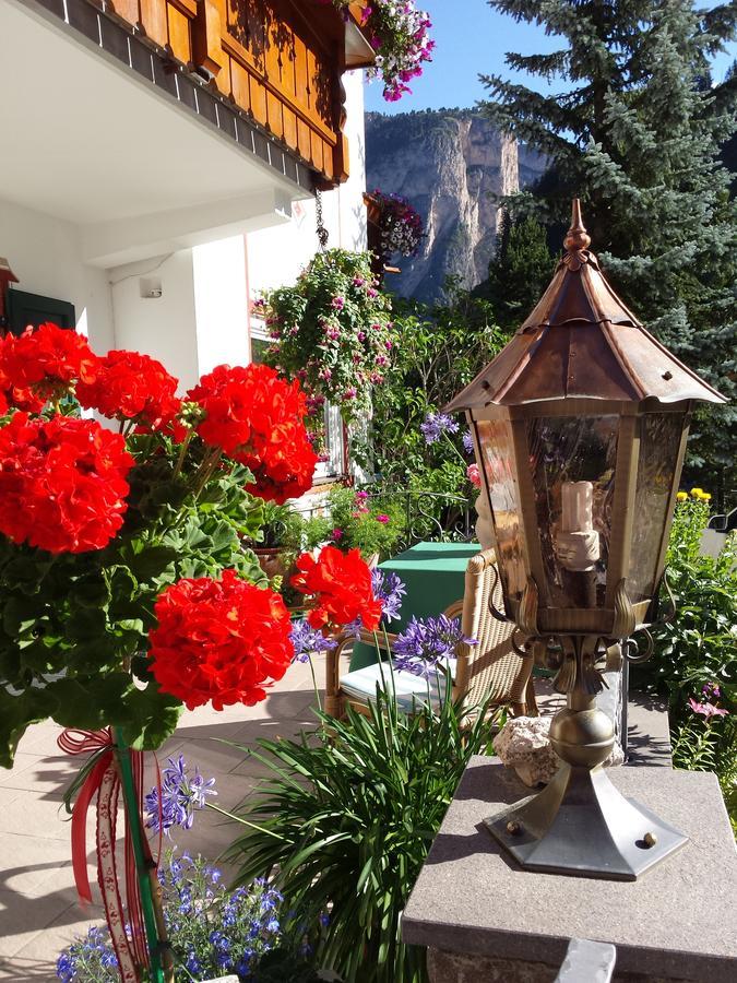 Garni Rubens B&B Selva di Val Gardena Exterior foto